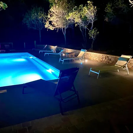 Naomi Piscine Chauffee A 100 M De La Villa Olmeto (Corsica)