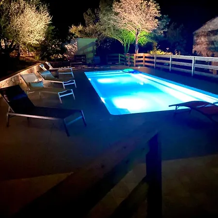 Naomi Piscine Chauffee A 100 M De La Olmeto (Corsica)