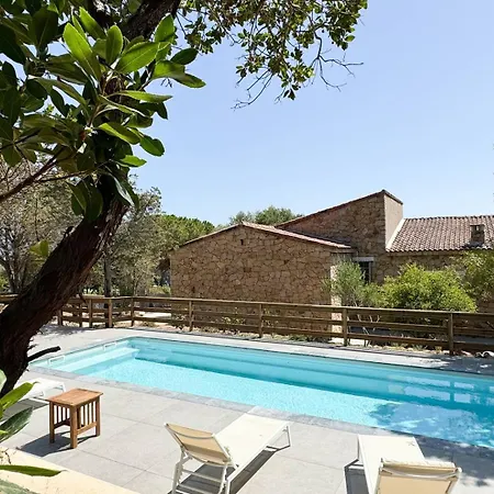 Naomi Piscine A 100 M De La * Olmeto (Corsica)