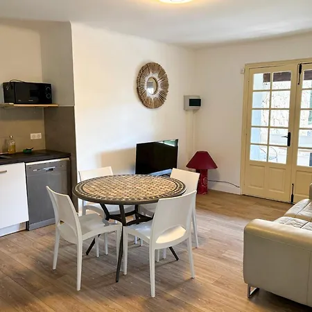 Naomi Piscine A 100 M De La Olmeto (Corsica)