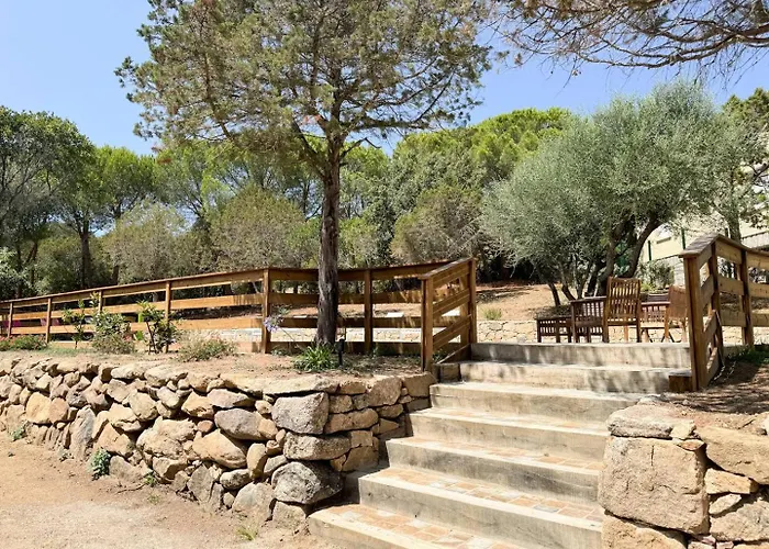 Naomi Piscine A 100 M De La *