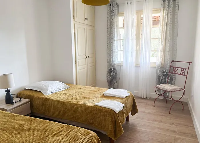 Naomi Piscine A 100 M De La Olmeto (Corsica)