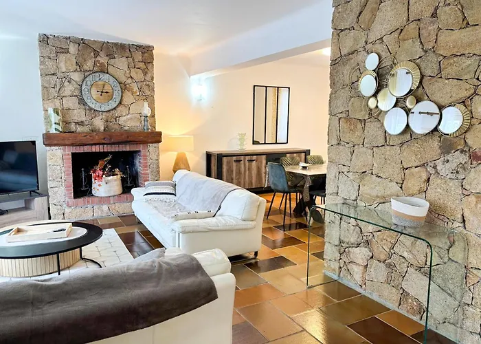 Naomi Piscine A 100 M De La Villa